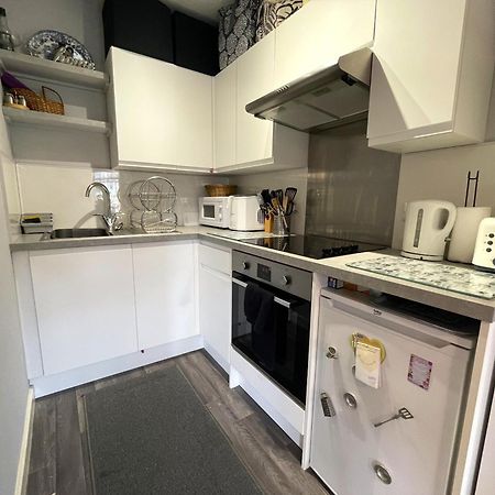 Snug Studio Apartment In Central Location 布里斯托 外观 照片