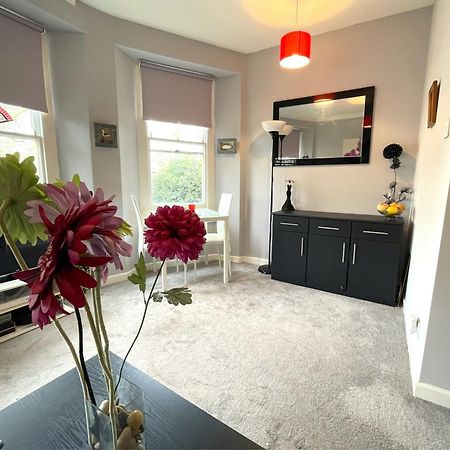 Snug Studio Apartment In Central Location 布里斯托 外观 照片